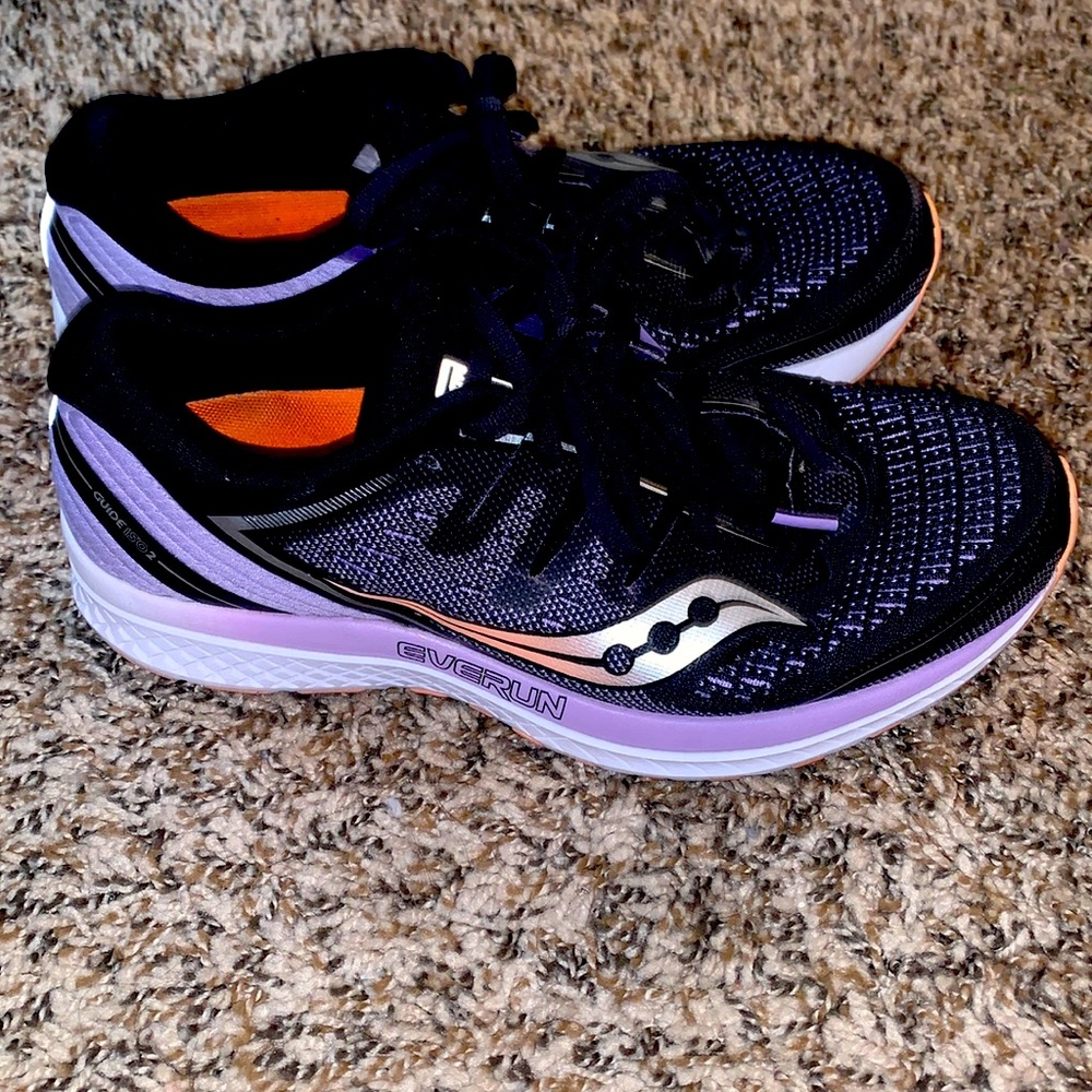 Saucony Everun tennis shoes